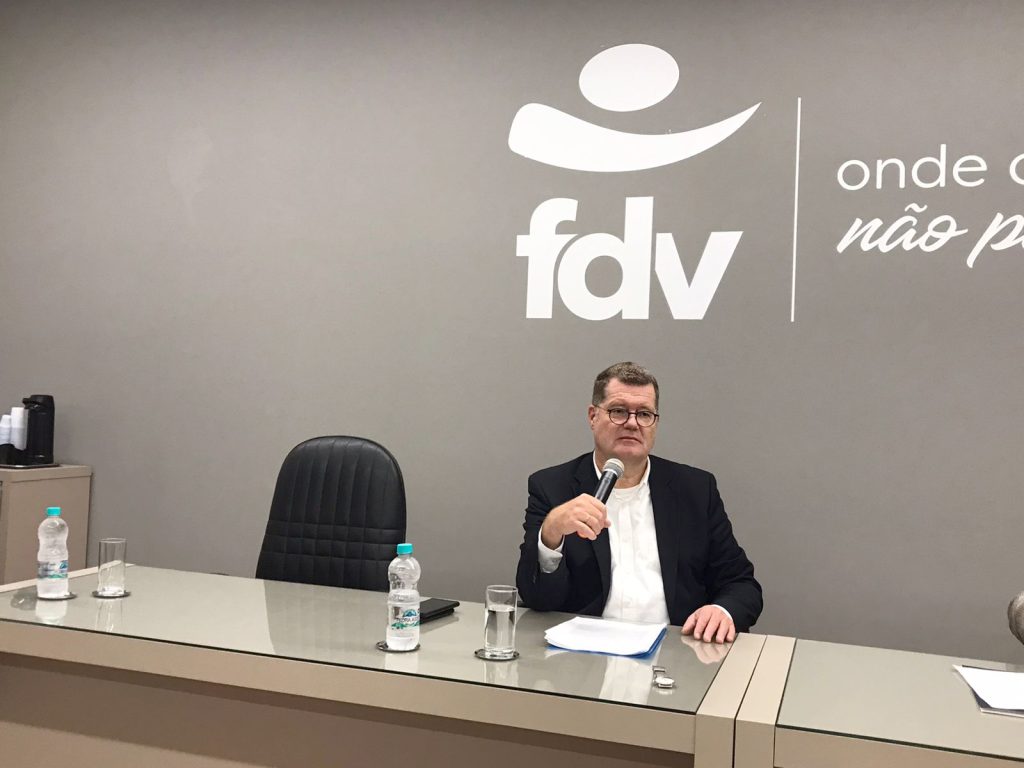 FDV recebe professor da Áustria nas comemorações de 20 anos do